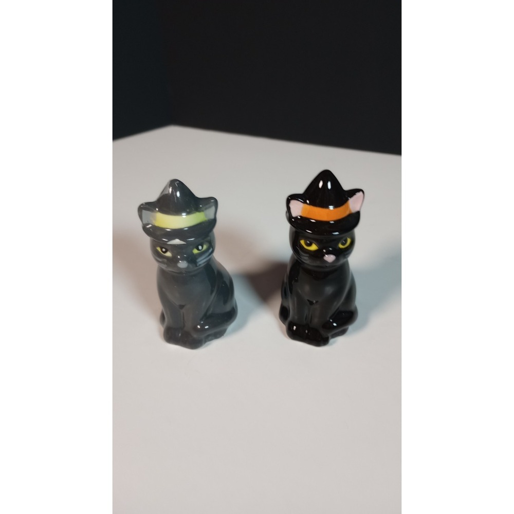 Ceramic Black and Gray Cat w/ Witch Hats Halloween Salt & Pepper Shakers